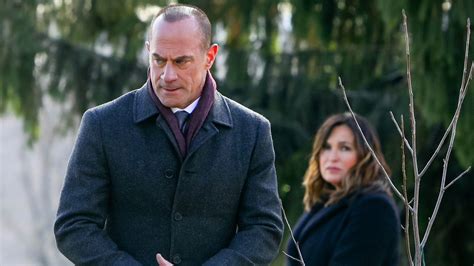 Christopher Meloni Is Fully Naked in New Must